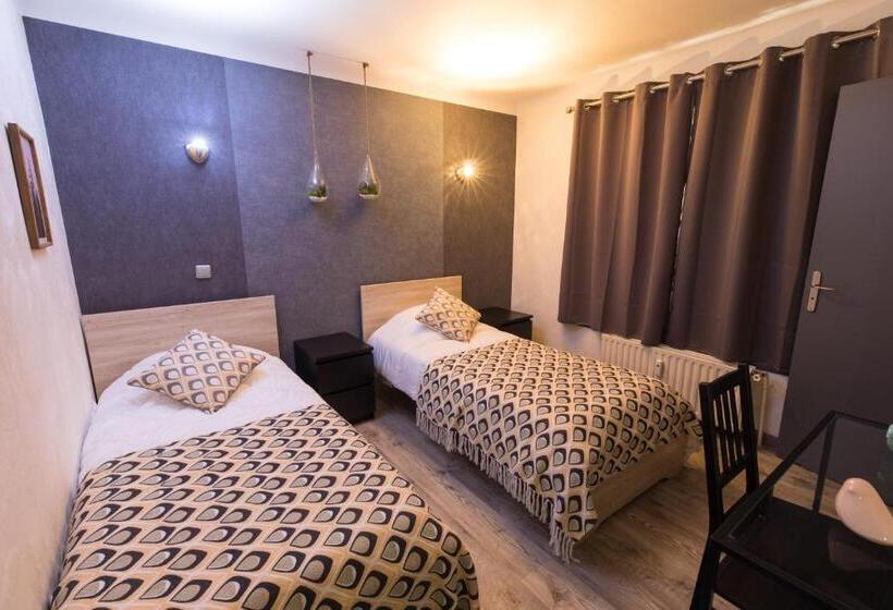 Отель Hôtel Des Beaux Arts