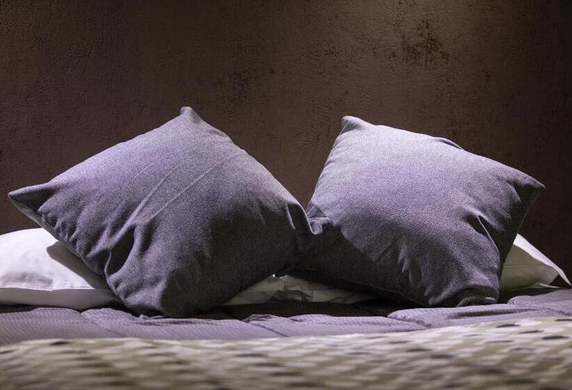 Отель Hôtel Des Beaux Arts