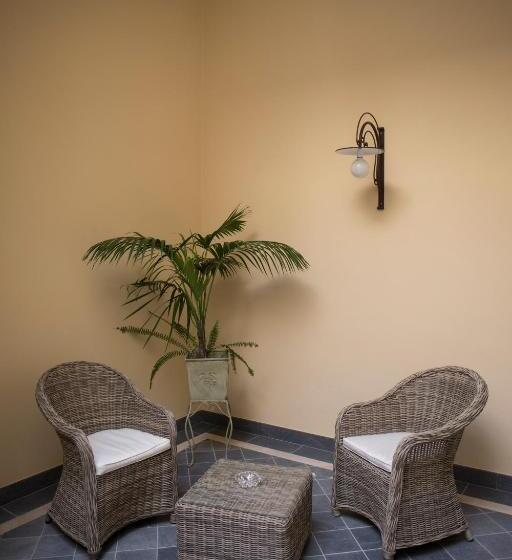 Отель La Colonnina