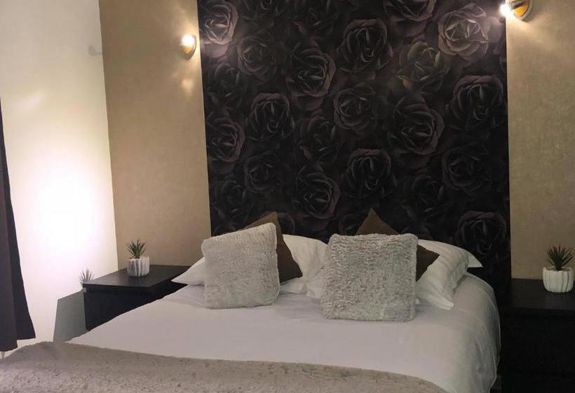 Отель Hôtel Des Beaux Arts