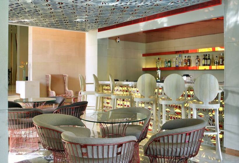 ホテル Sarovar Premiere Jaipur