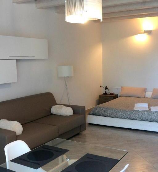 Paradeisos Residence Sas