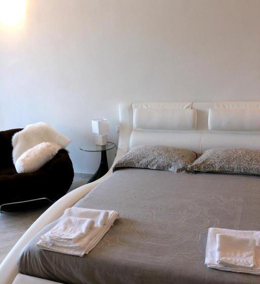 Paradeisos Residence Sas