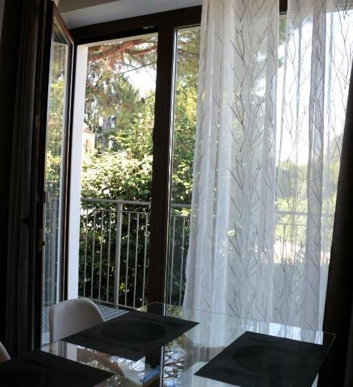 Paradeisos Residence Sas