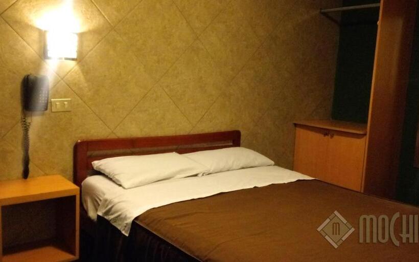 פנסיון Hostal Residencial Mochica