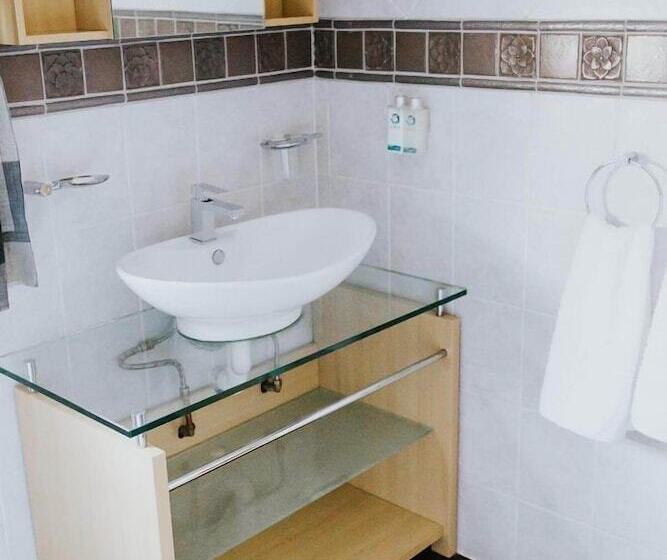 פנסיון Iso'bella Vita Guesthouse