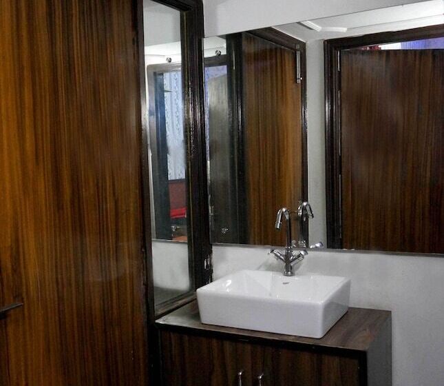 پانسیون Osaka Taj