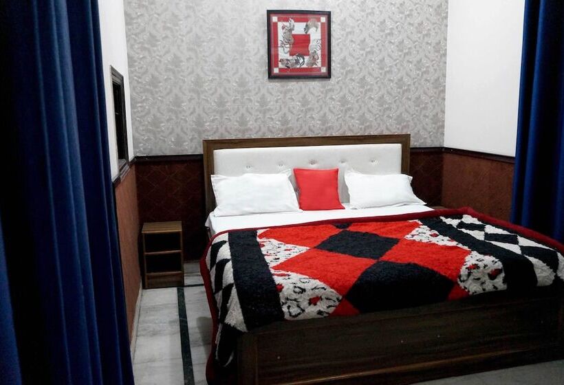 پانسیون Osaka Taj