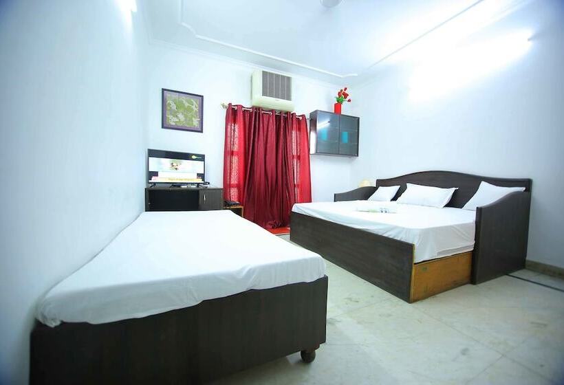 پانسیون Osaka Taj