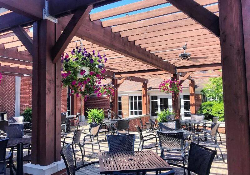 فندق صغير Inn At Depauw