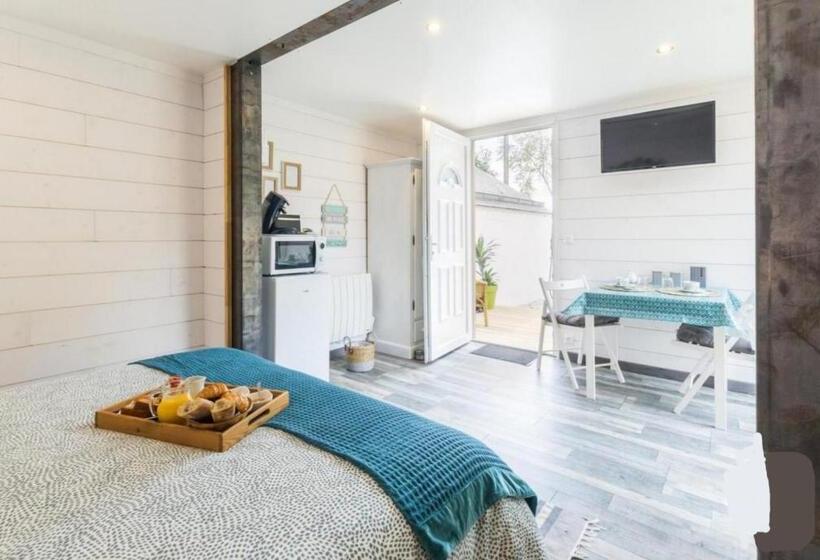 Bed and Breakfast Les Pieds Dans L Eau