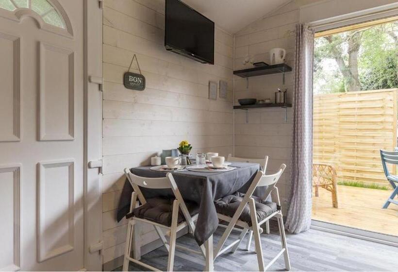 Bed and Breakfast Les Pieds Dans L Eau