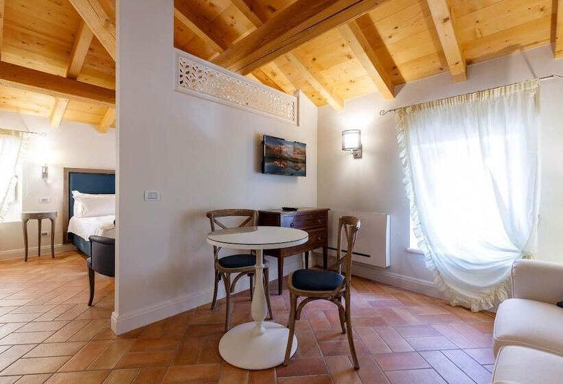 민박 Villa Padovani Relais De Charme   Adults Only