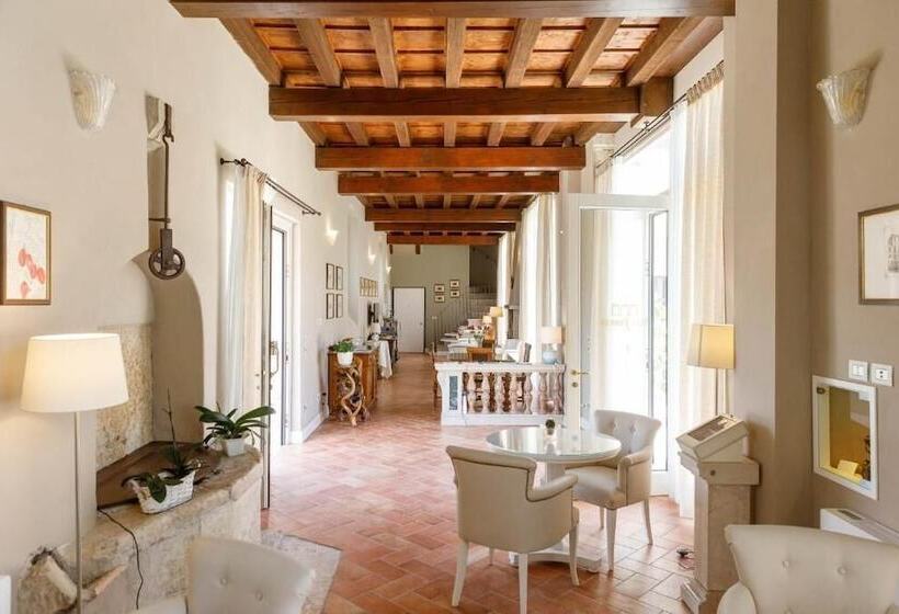 민박 Villa Padovani Relais De Charme   Adults Only