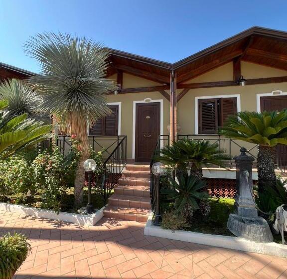 בית מלון כפרי 2000