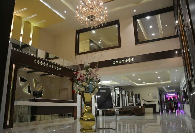 호텔 Ashish Continental