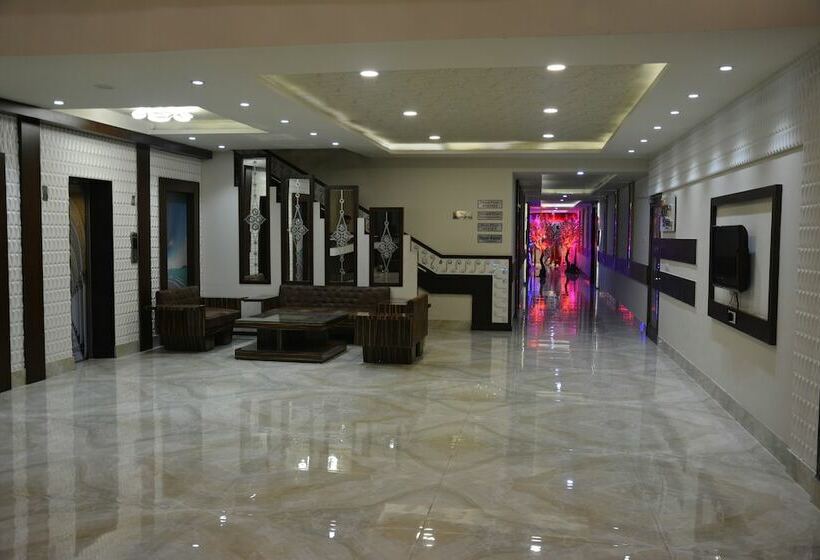 호텔 Ashish Continental