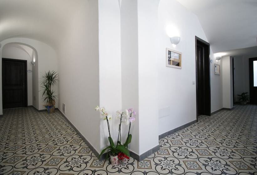 Hotel Ghivine Albergo Diffuso