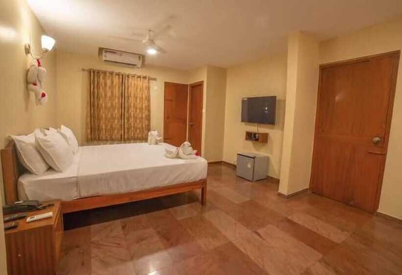 هتل Poppys Tower Tiruppur