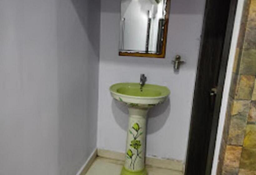 Отель Shipra Avenue