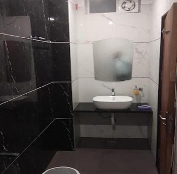 Отель Shipra Avenue