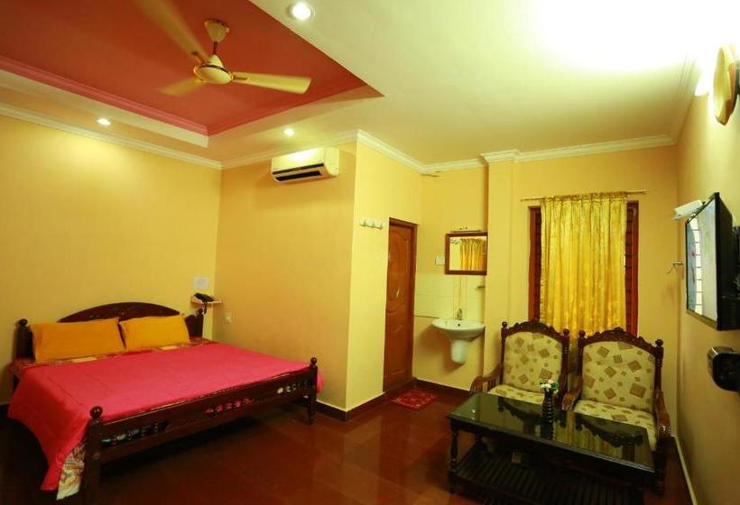 فندق Surabhi Suites