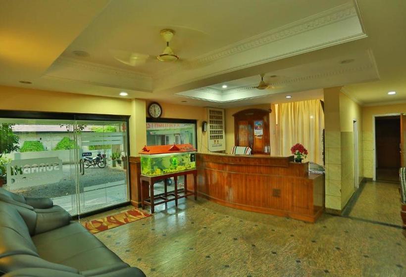 فندق Surabhi Suites