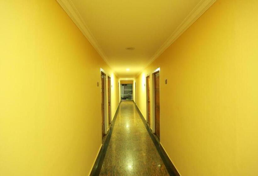 فندق Surabhi Suites