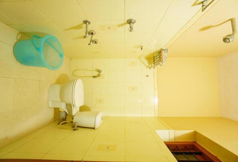 فندق Surabhi Suites