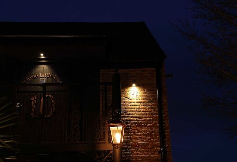 בית מלון כפרי The Impeccable Pig