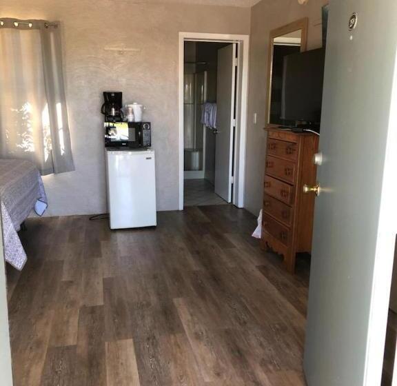 فندق على الطريق Pennwood Motor Lodge