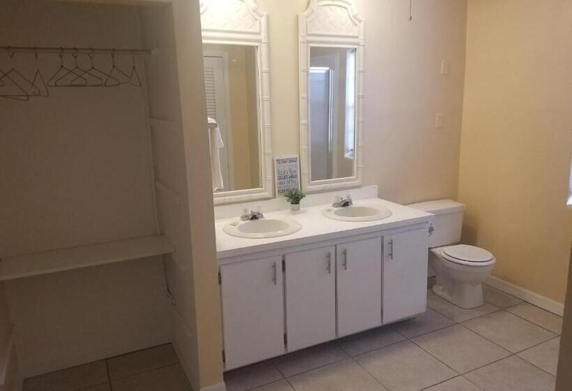 فندق على الطريق Pennwood Motor Lodge