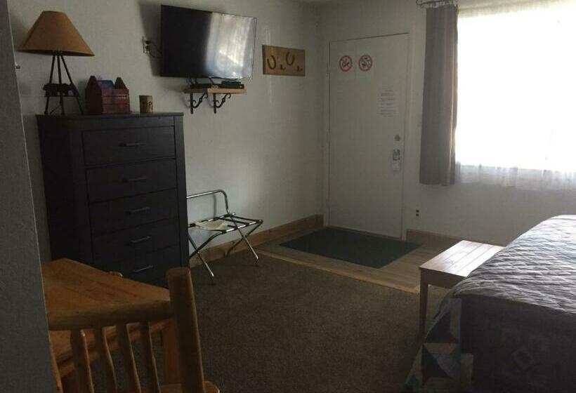 Мотель Rocky Mountain Lodge