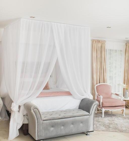 פנסיון Chez Moe