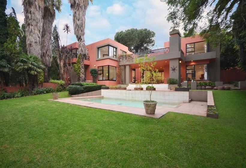 פנסיון Chez Moe