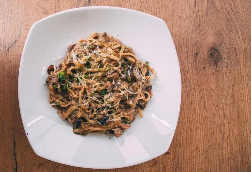 Пансион Herms Restaurant & Boutique