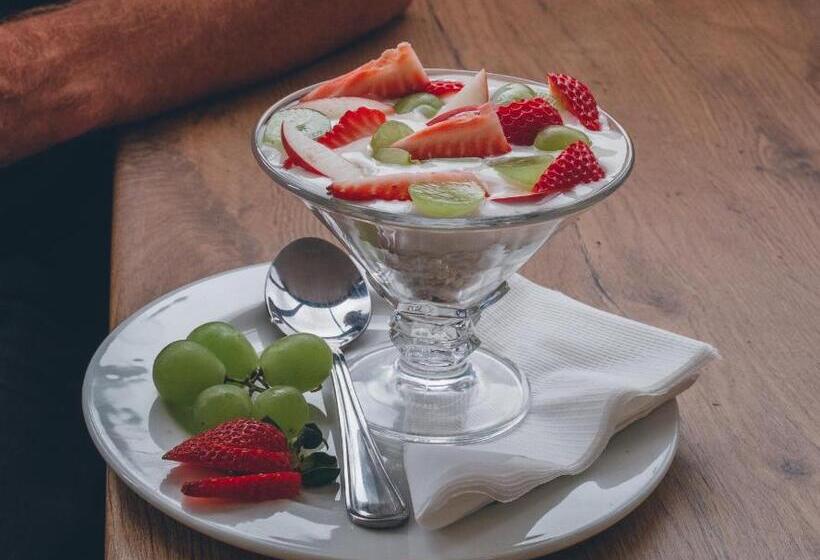 پانسیون Herms Restaurant & Boutique