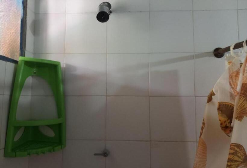 پانسیون Hostal Luz De Luna