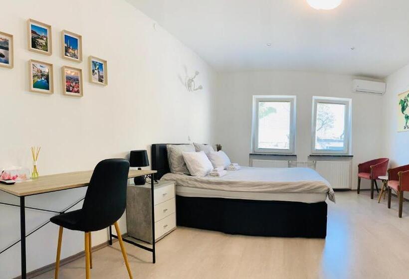 پانسیون Lina Rooms Hostel