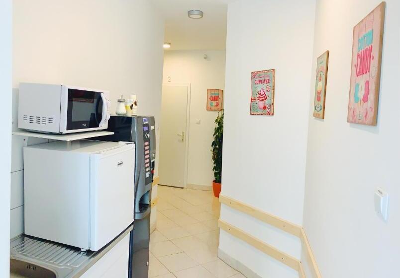 پانسیون Lina Rooms Hostel