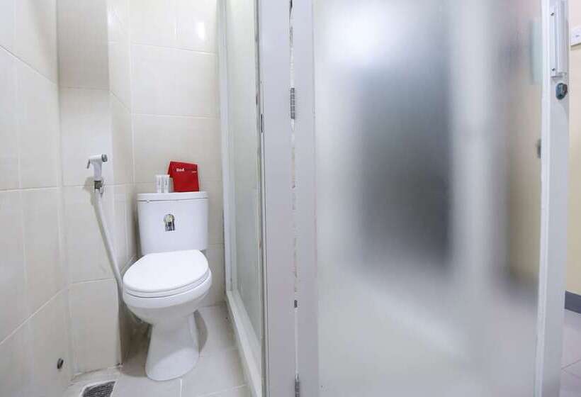پانسیون Reddoorz Near Itc Cempaka Mas