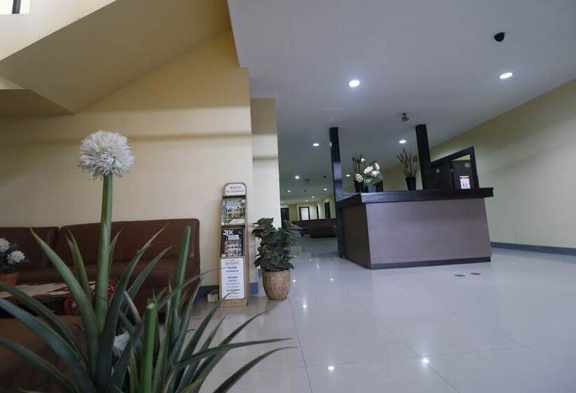 Пансион Reddoorz Near Itc Cempaka Mas