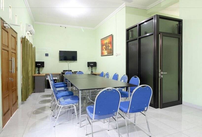 膳宿费 Reddoorz Plus Near Taman Sari