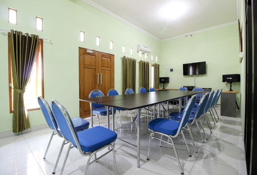 膳宿费 Reddoorz Plus Near Taman Sari