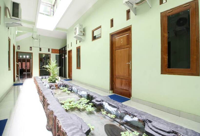 膳宿费 Reddoorz Plus Near Taman Sari