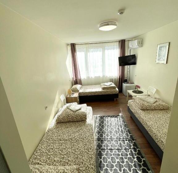 ペンション Savan House Easy Kaunas