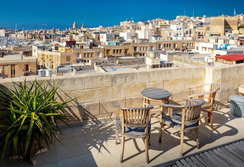 پانسیون The 3cities Auberge