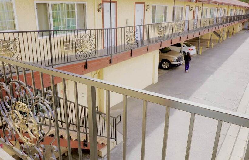 הוסטל Norwalk Inn & Suites