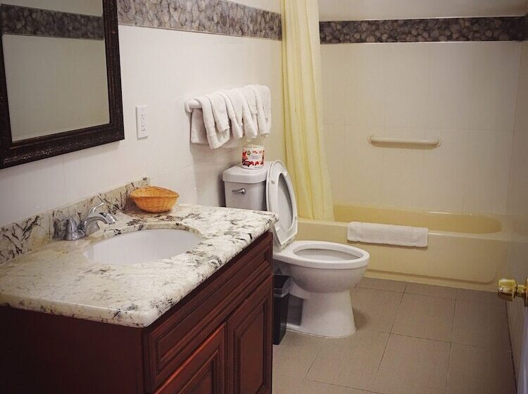 הוסטל Norwalk Inn & Suites