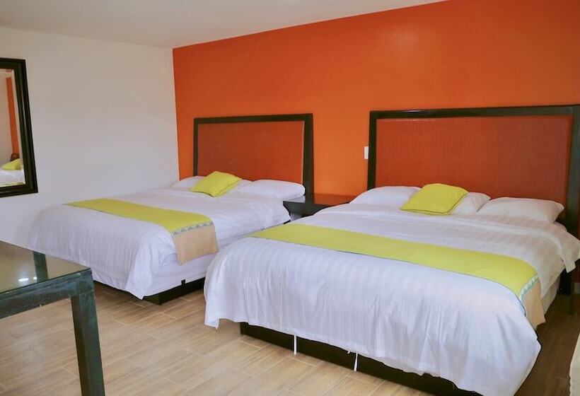 הוסטל Norwalk Inn & Suites